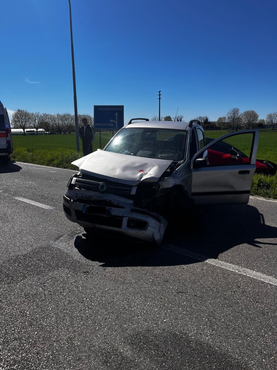 Scontro sulla Sp 104, due feriti trasportati in ospedale
