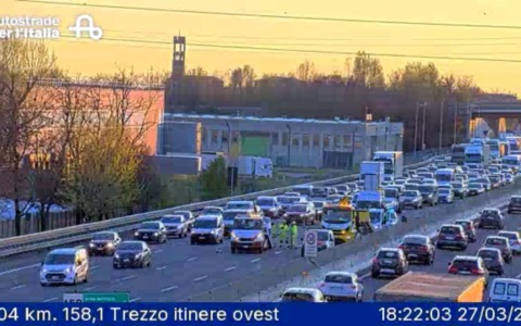 Scontro tra veicoli sull’A4: traffico bloccato in direzione Bergamo