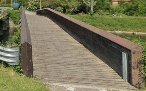 Chiusura della passerella ciclopedonale sul Canale Muzza per rischio cedimento