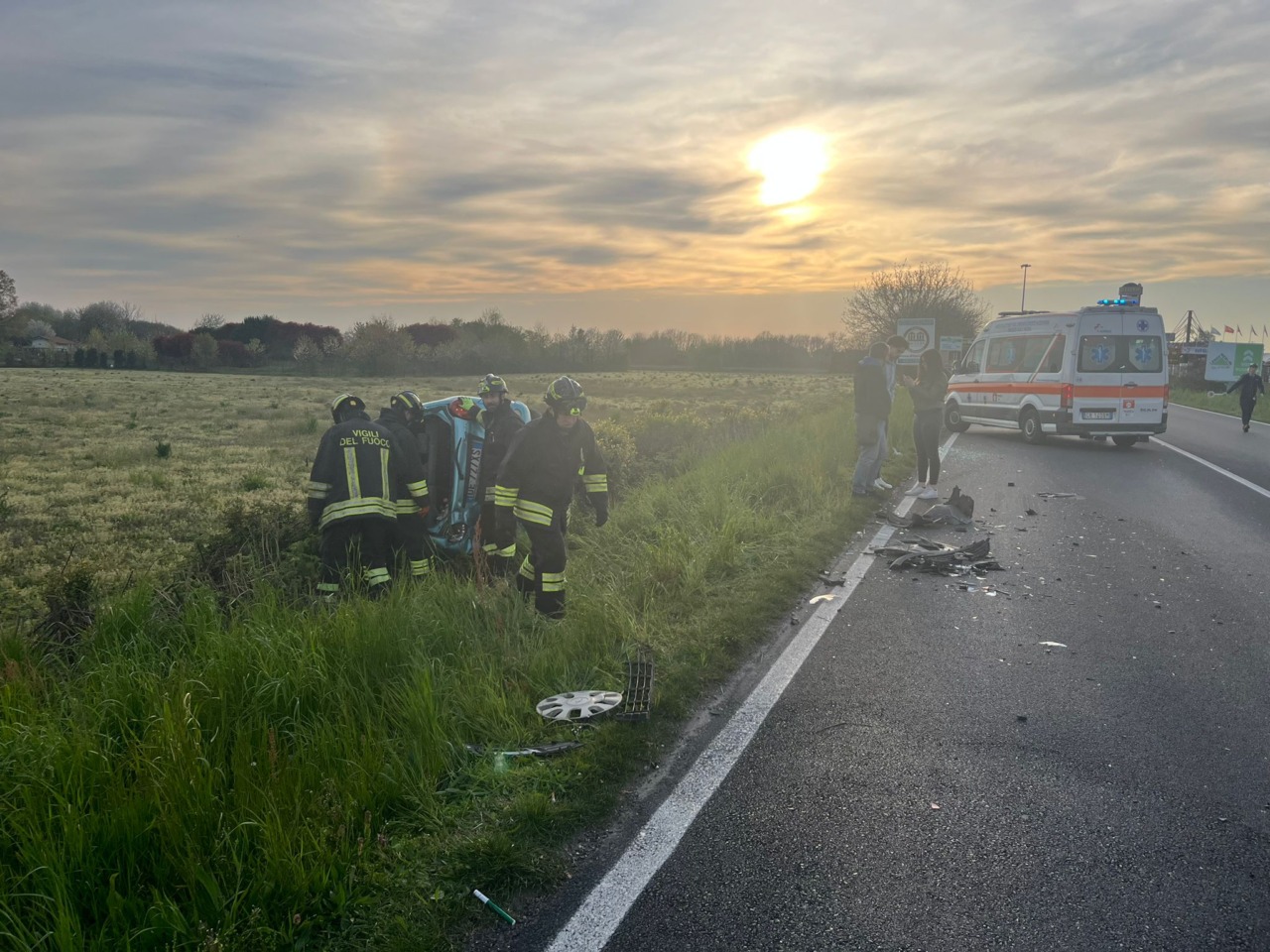 Incidente sulla Sp 2: auto esce di strada, automobilista ricoverata