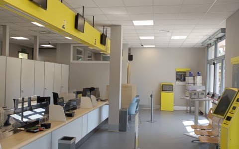 L’ufficio postale di via Mazzini a Trezzo riapre dopo i lavori di ristrutturazione