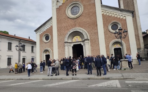 La comunità di Gessate rende omaggio a Salvatore Peluso