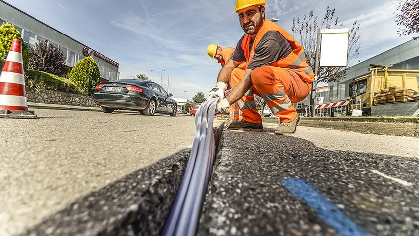 Comune sfida Open Fiber: sì alla fibra, no ai rattoppi. La questione approda al Tar