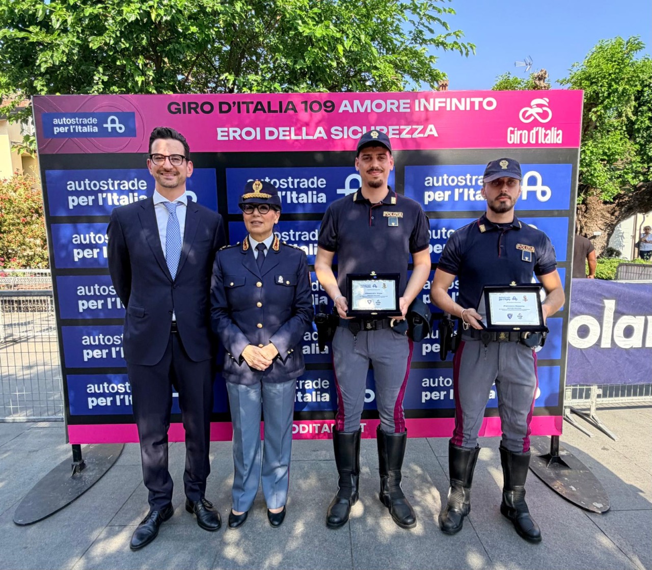Giro d’Italia: Autostrade e Polizia di Stato premiano gli Eroi della Sicurezza a Cassano d’Adda
