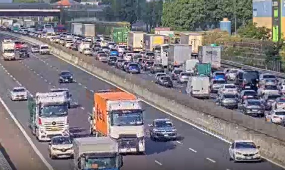 Incidente sull’autostrada A4, traffico congestionato tra Capriate e Dalmine