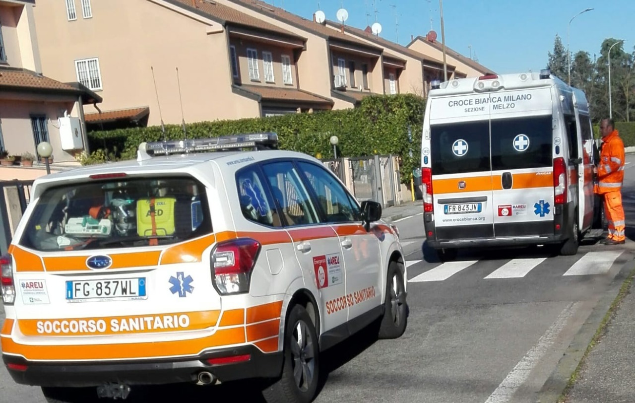Tamponamento tra un’auto e un mezzo pesante provoca attimi di tensione