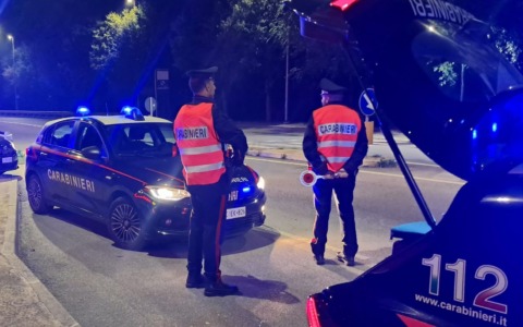 Tre giovani arrestati per furto di gasolio da un camion in sosta