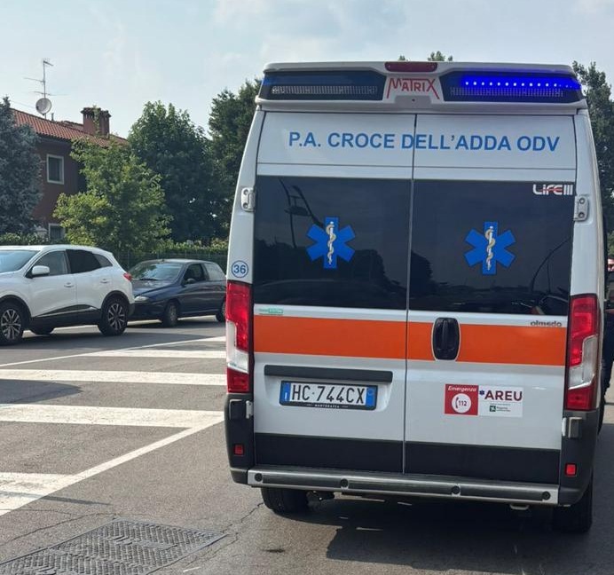 Ciclista di 61 anni investita da un motociclista a Inzago