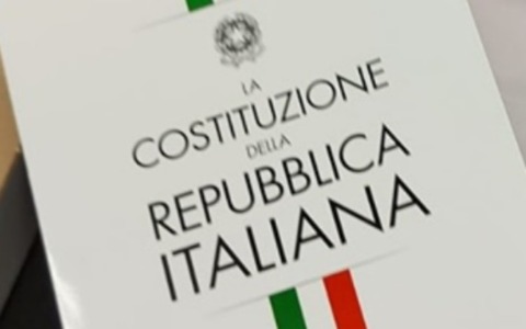 Reading letterario e consegna della Costituzione per gli 80 anni della Repubblica