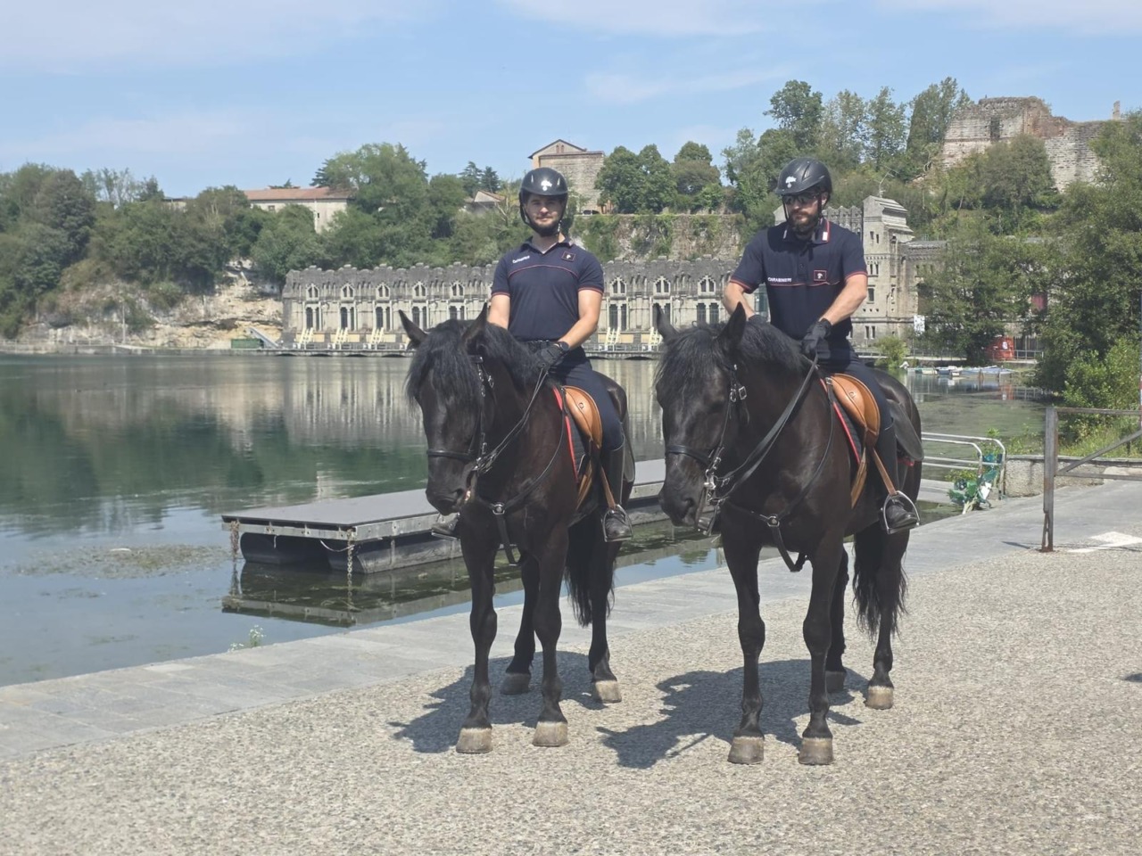 Controllo rafforzato delle sponde dell’Adda e del Naviglio da parte dei Carabinieri a cavallo