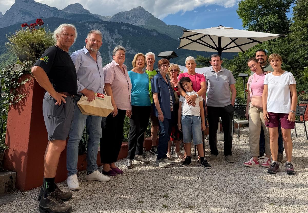 Il gruppo di cassanesi riscopre il Giro d’Italia con una vacanza a Molveno e Andalo