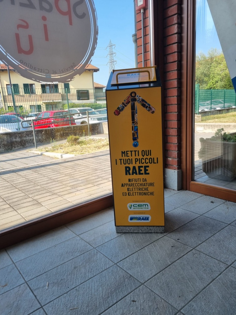 Trezzo introduce un secondo contenitore per la raccolta di piccoli Raee